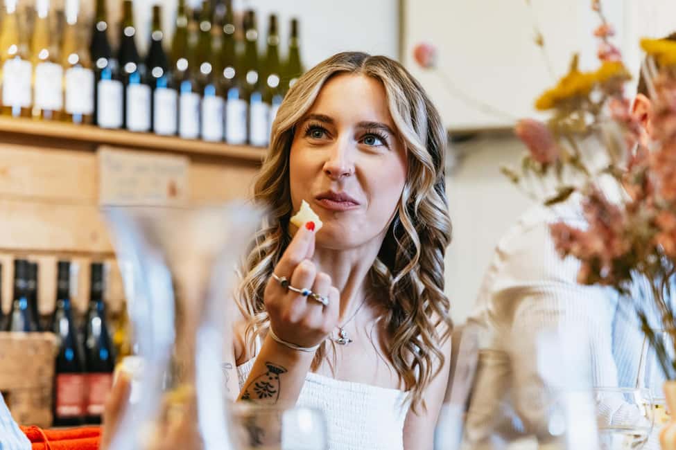 Cheese & Wine Tasting in Montmartre with Local Cheesemonger - Finding the Spot in Montmartre: 98 Rue Marcadet’s Green Door