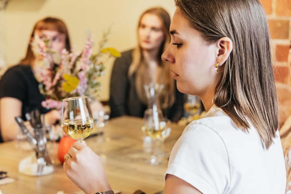 Cheese & Wine Tasting in Montmartre with Local Cheesemonger - Should You Book This Cheese & Wine Experience in Montmartre?