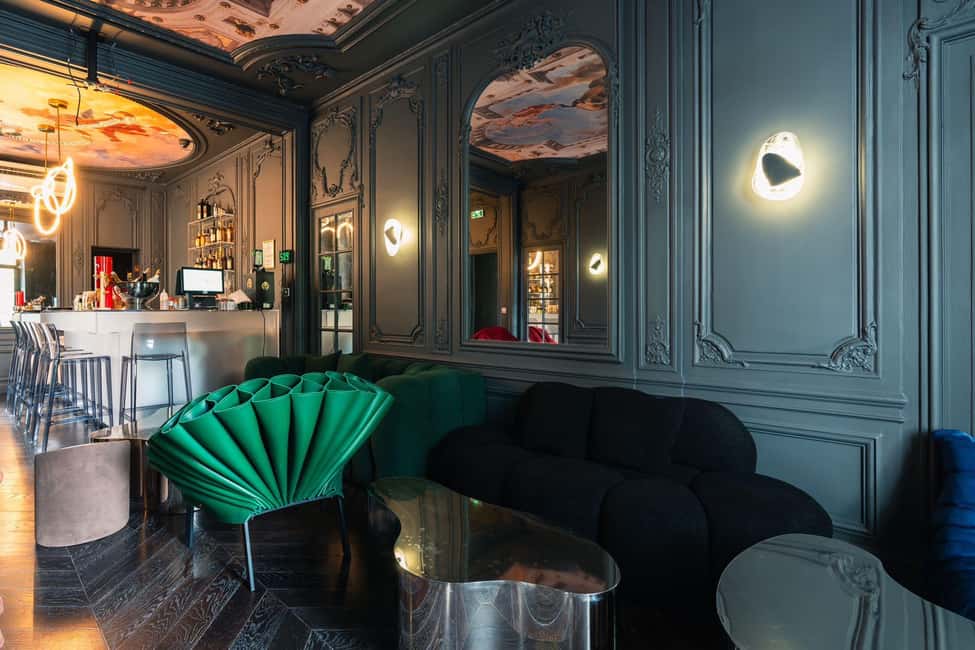 Cocktails lessons in Speakeasy - The eating and soft drinks detail that actually matters