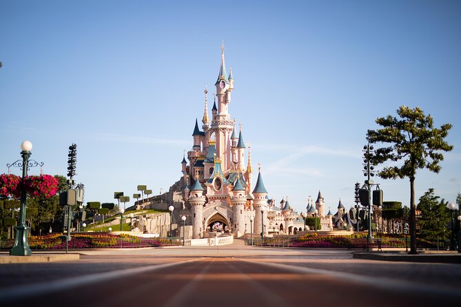 Disneyland® Paris 1 Day Ticket with Transport from Paris - Disneyland Park: your five hours in the kingdom