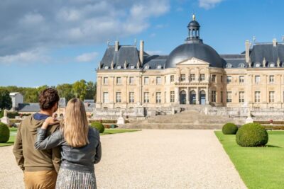 Fontainebleau & Vaux-le-Vicomte Châteaux Day Tour from Paris - Vaux-le-Vicomte: The Lived-In Palace That Shows How Versailles Happened