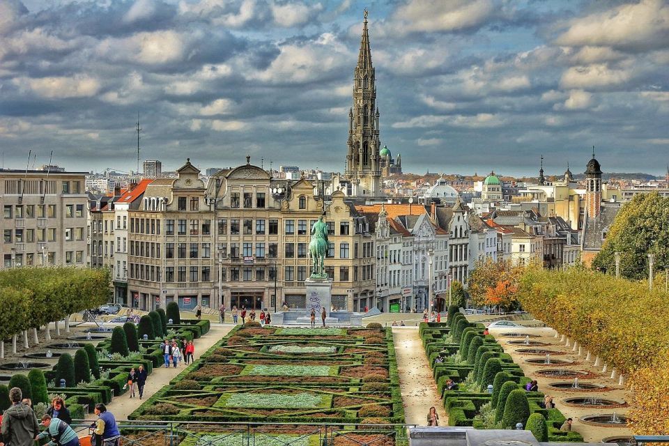 From Paris: Day Trip to the Enchanting Brussels and Bruges - Shopping and snacks: chocolate, beer, and fries (and how to plan for them)
