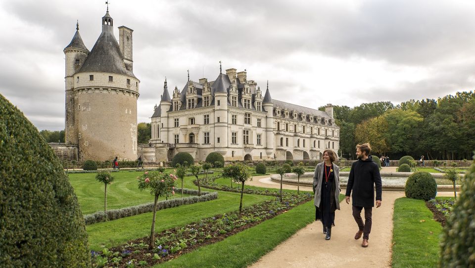 From Paris: Full-Day Loire Valley Chateaux Tour - Coach comfort: luxury bus perks, and a few things to watch