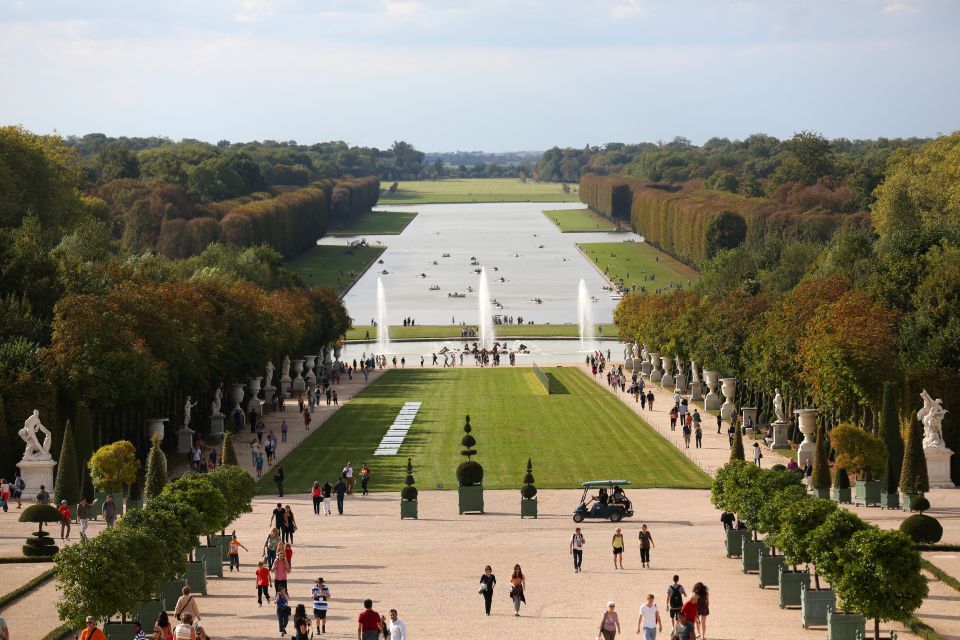 From Paris: Giverny and Versailles Palace Guided Day Trip - Key highlights to look for