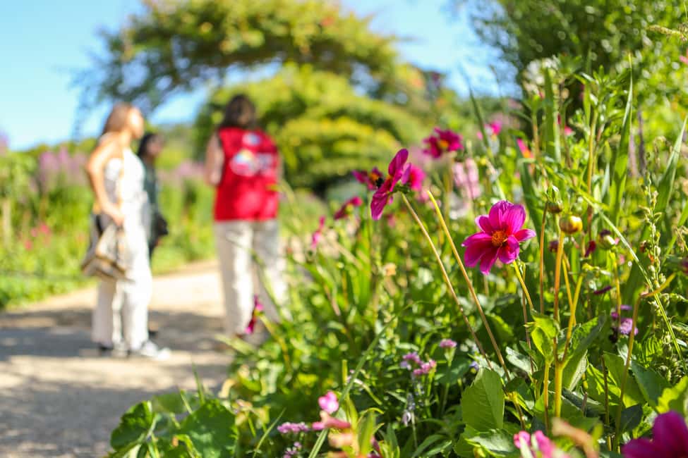 From Paris: Giverny Day Trip with Audio Guide or Live Guide - Price and value: is $93 per person a good deal?
