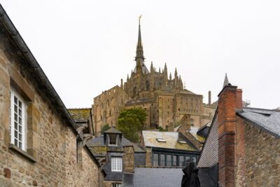From Paris: Mont Saint Michel Day Trip with a Guide - Meet in Paris, then settle in for a long coach day