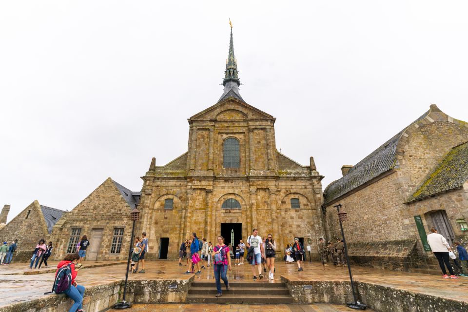 From Paris: Mont Saint Michel Day Trip with a Guide - Practical packing for a stair-heavy island day
