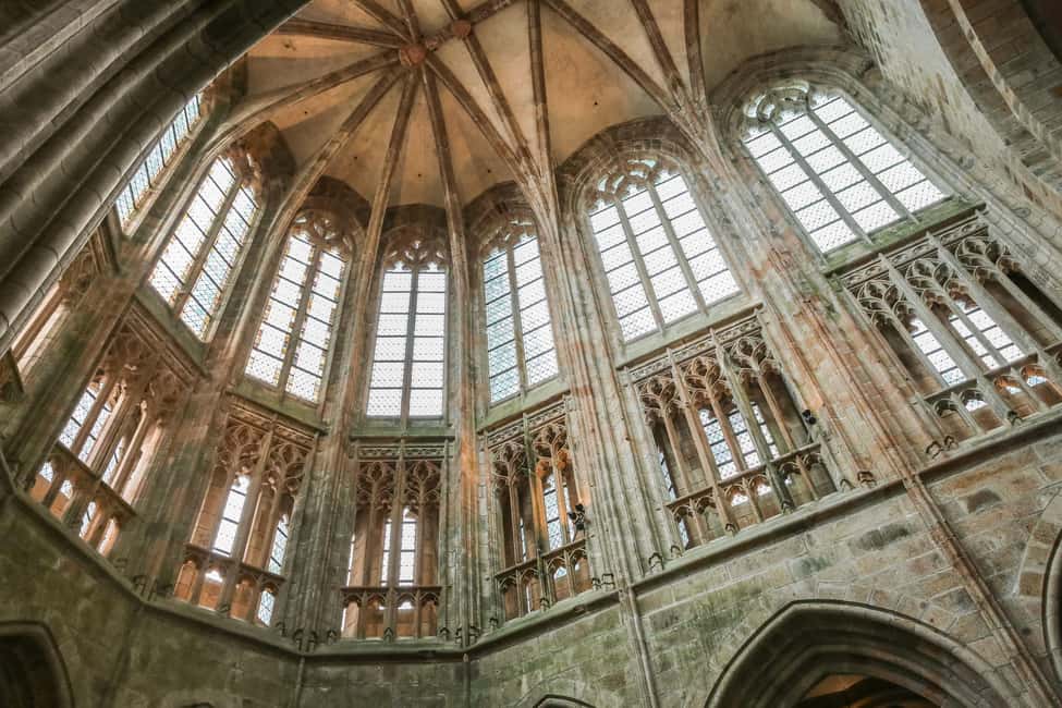From Paris: Mont Saint-Michel Tour with Hotel Pickup Service - Guide quality: what matters most on the ground