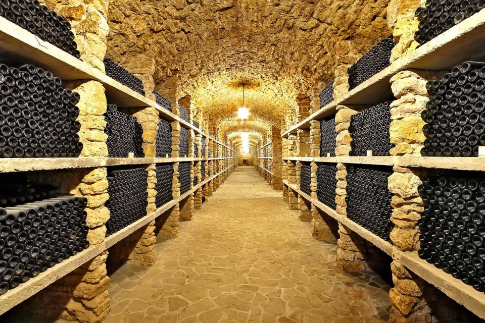 From Paris: Small-Group Champagne Day Trip with Six Tastings - Épernay lunch stop: plan snacks, then walk off the bubbles
