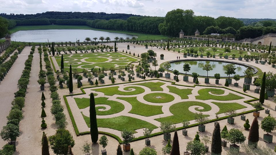 From Paris: Versailles Palace and Gardens Guided Experience - Getting there from Paris: RER C plus a small stress test