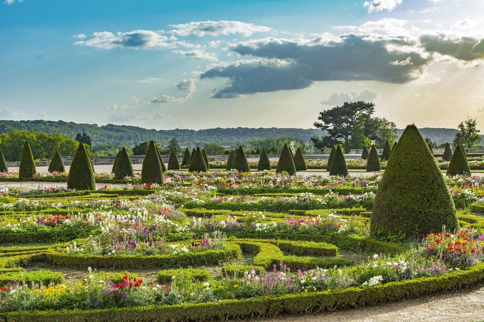 From Paris: Versailles Palace and Gardens Guided Experience - Garden walking: the part you should actually plan around