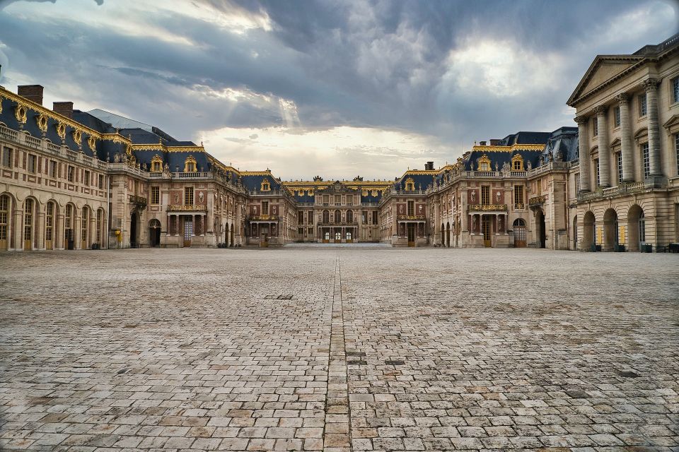 From Paris: Versailles Palace and Gardens Guided Experience - Inside the palace with free time: Hall of Mirrors and royal rooms