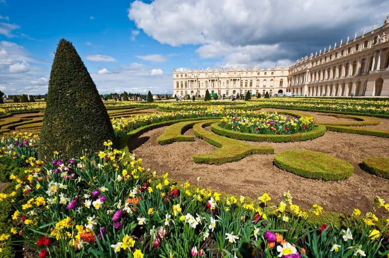 From Paris: Versailles Palace and Gardens with Transfer - Getting to Versailles: the bus ride that saves your energy