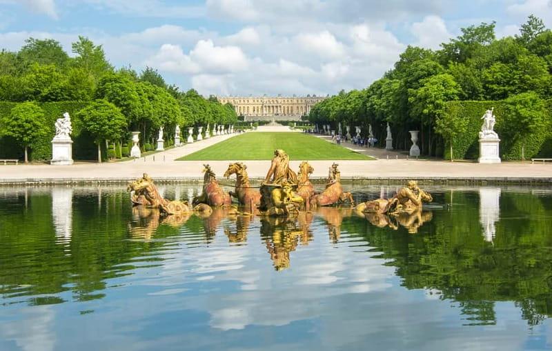 From Paris: Versailles Palace Guided Tour with Bus Transfers - Versailles Gardens: How to Use 2 Hours Without Feeling Like You’re Chasing Photos