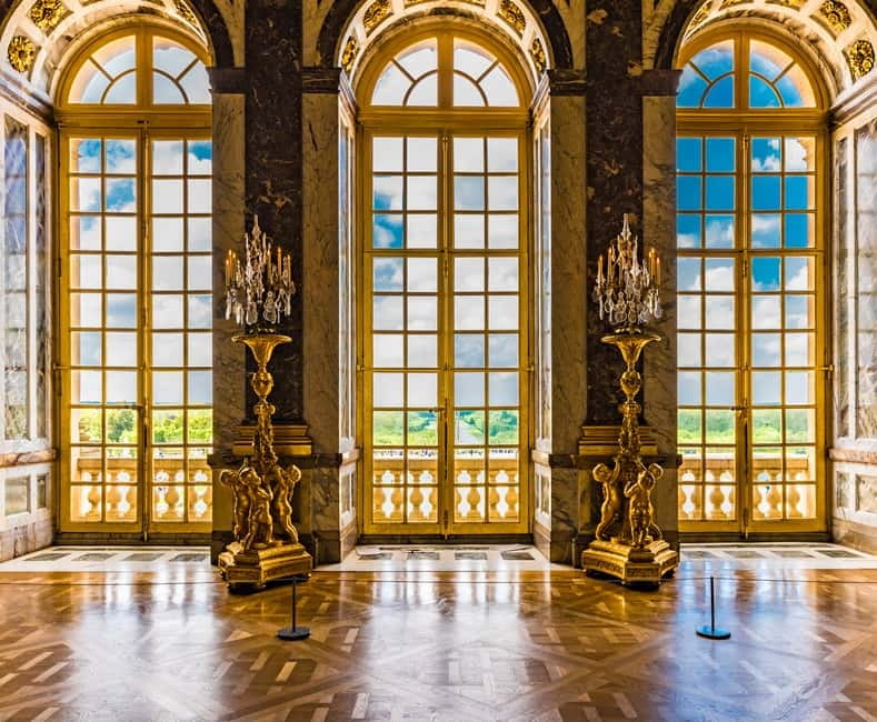 From Paris: Versailles Palace Guided Tour with Bus Transfers - How Guides Can Make or Break Versailles