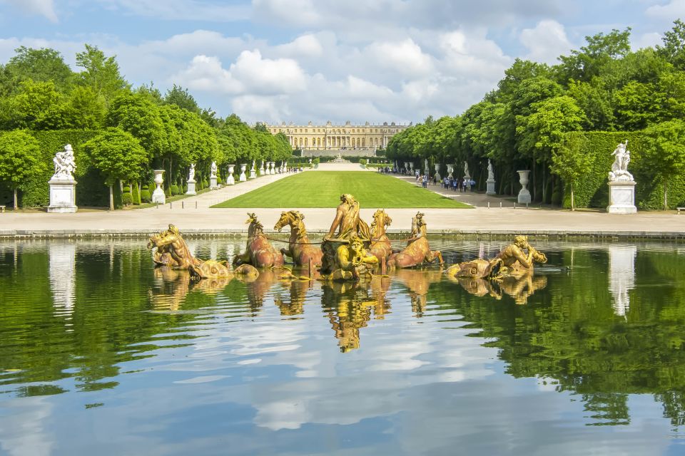 From Paris: Versailles Palace Self Guided & Gardens tickets - Using the audio guide well: pace, headphones, and timing
