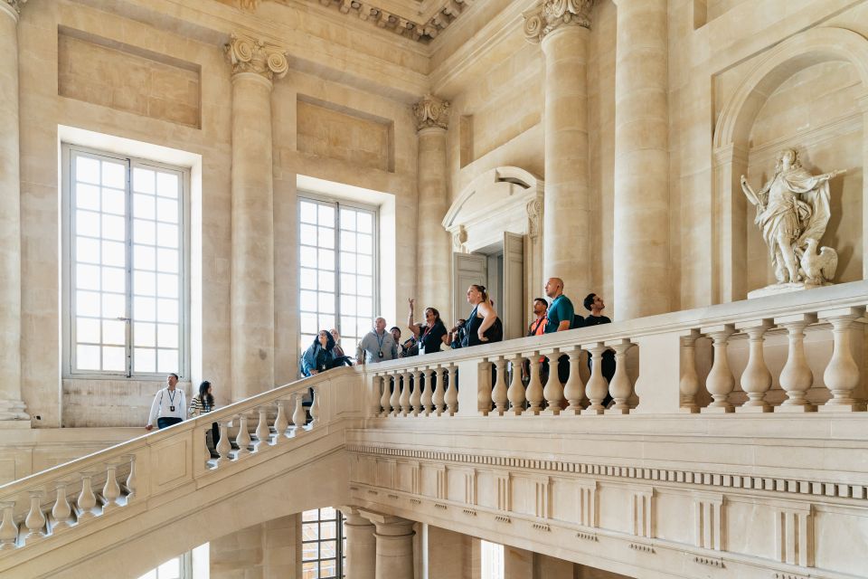 From Paris: Versailles Skip-the-Line Tour & Gardens Access - The guide factor: why names like Mauro and Sophie keep showing up