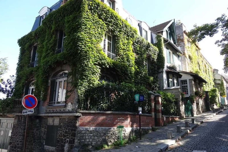 German private Walking Tour through Montmartre & Passages - Palais Garnier and the Phantom connection: turning a building into a story