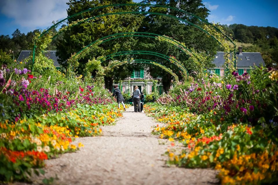 Giverny: Monet's House and Gardens Guided Tour - Key Things To Know Before You Go