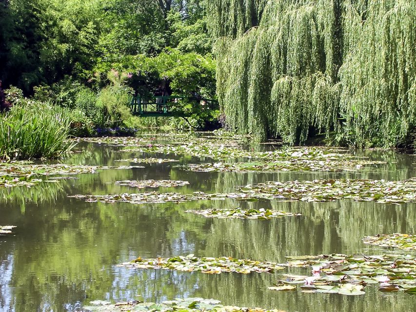 Giverny: Monet's House and Gardens Guided Tour - Pacing and Group Size: What “Small Group” Really Changes