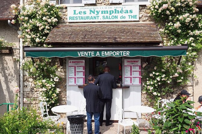 Guided tour Monet's house and gardens/small group - Photo time and helpful guidance: Getting more than snapshots