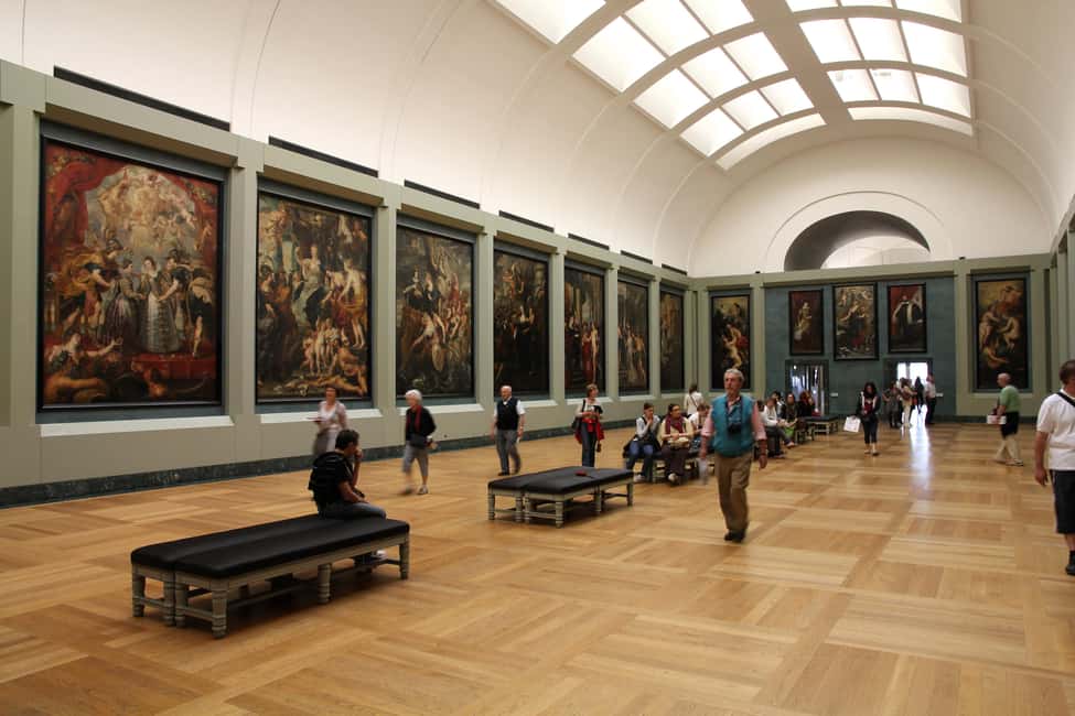 Louvre Guided Treasure Hunt for Families and Kids - Icon Stop-by-Stop: Venus of Milo, Victory of Samothrace, and Mona Lisa