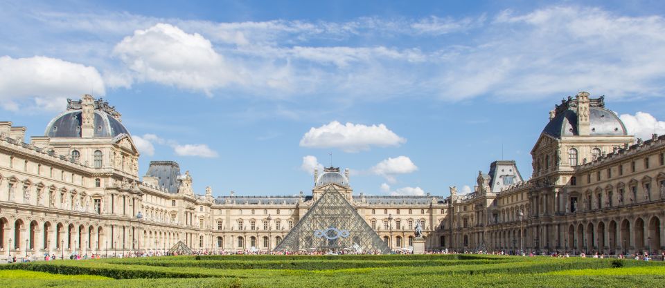 Mona Lisa & Louvre Masterpieces Tour with Reserved Access - Venus de Milo, Winged Victory, and the Power of Standing Still