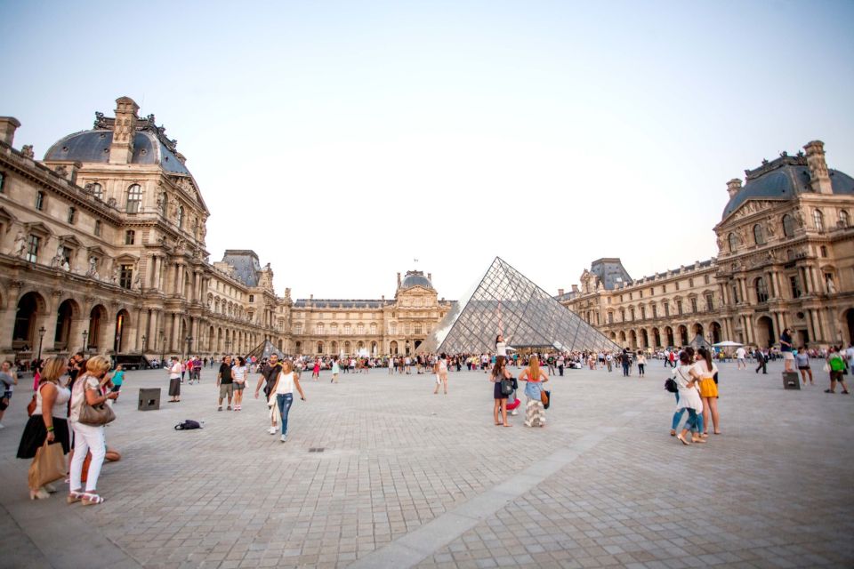 Mona Lisa & Louvre Masterpieces Tour with Reserved Access - Da Vinci, Michelangelo, Caravaggio, Raphael: How the Stories Tie Together