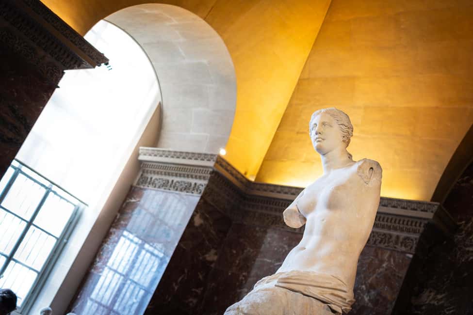 Mona Lisa & Treasures: 6-people Max Louvre Experience - What the guide does differently (and why humor helps)