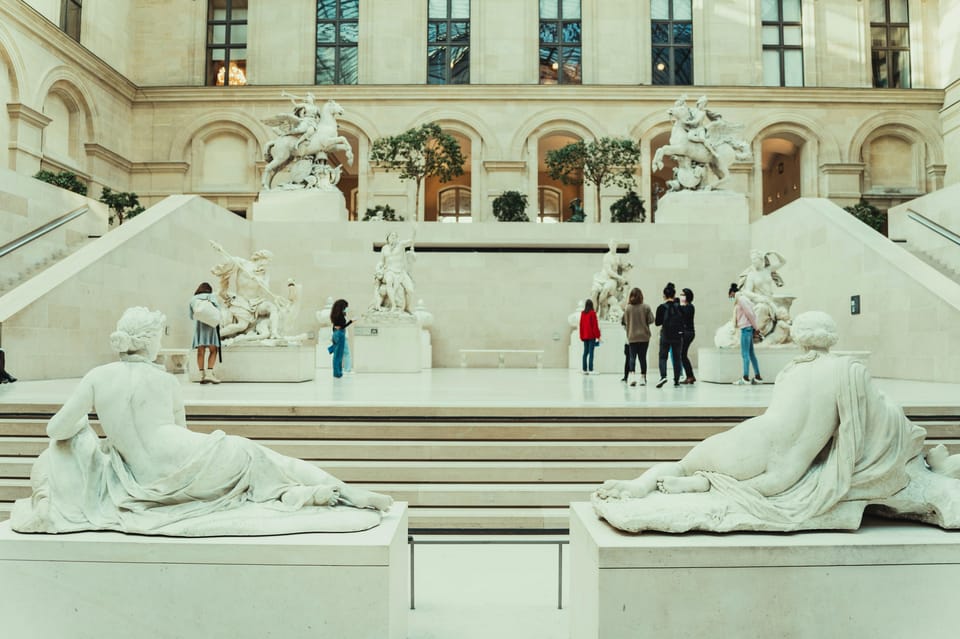 Mona Lisa & Treasures: 6-people Max Louvre Experience - Who should book this small-group Louvre tour