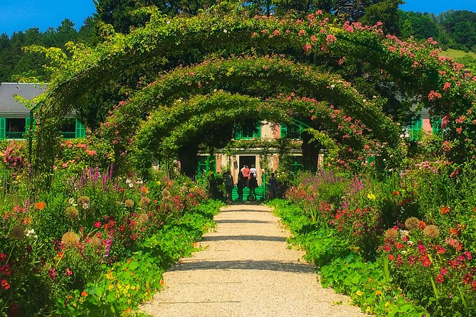 Monet's Gardens & House-Private Giverny Tour From Paris - Why Giverny Hits Different Than a Day Trip