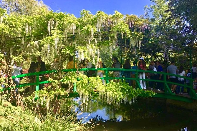 Monet's Gardens & House-Private Giverny Tour From Paris - The Giverny Village Walk: Flowers, Cafés, and Hotel Baudy