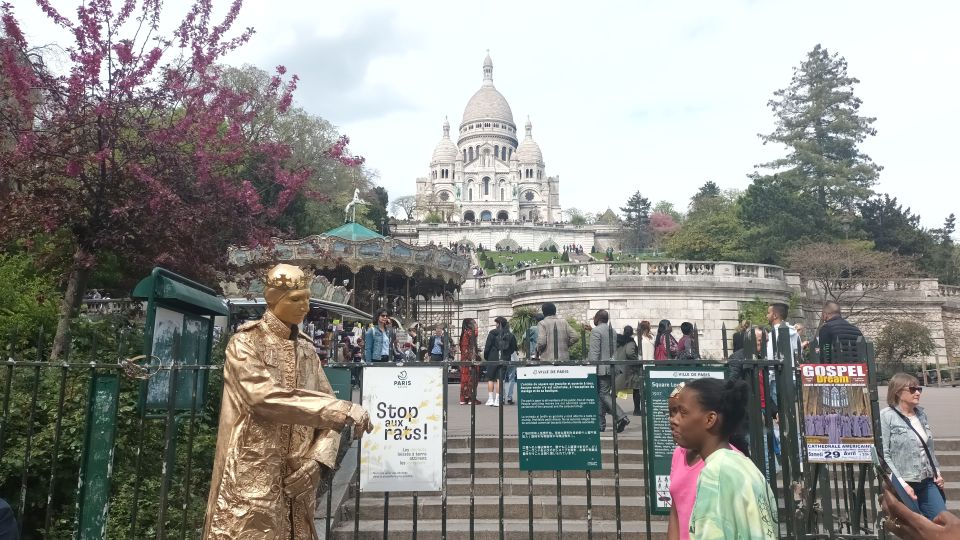 Montmartre: Guided Tour for Kids and Families - Moulin Rouge Finish: A Big Name, Then Time to Choose