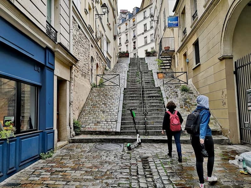 Montmartre : private family tour - Who should book this Montmartre family tour