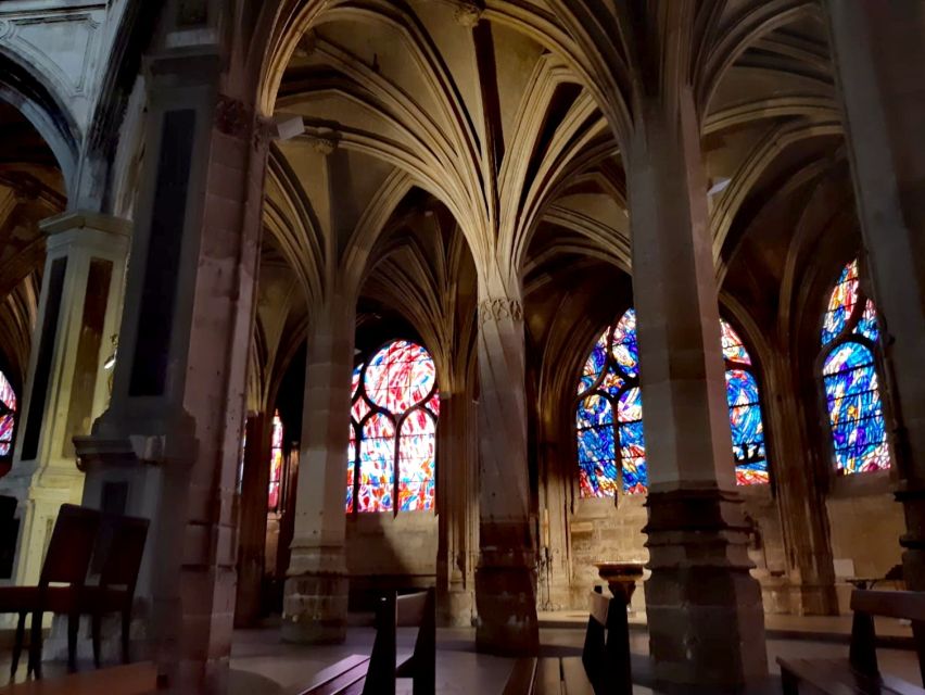 Notre-Dame Cathedral Private tour - Inside rules: religious quiet + line reality
