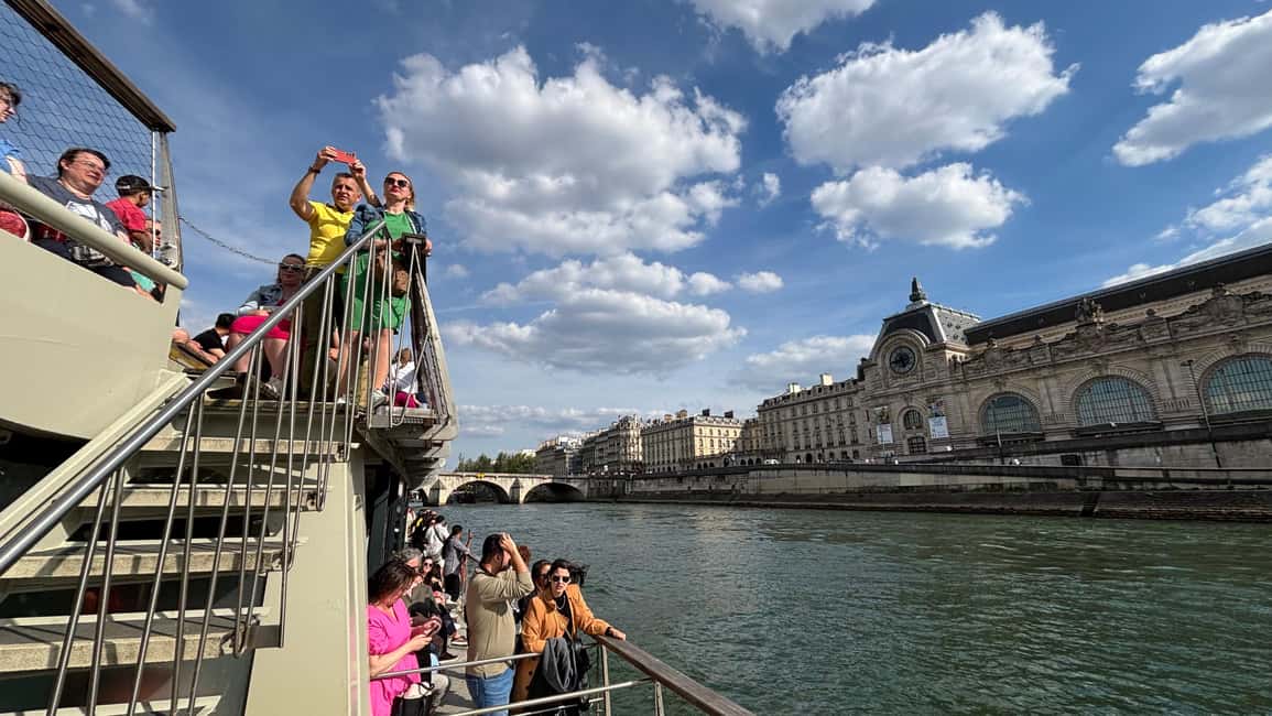 Paris: 1-Hour Seine Cruise departing from the Eiffel Tower - Audio Guides and the Phone Web App: Don’t Let the Sound Issues Ruin It