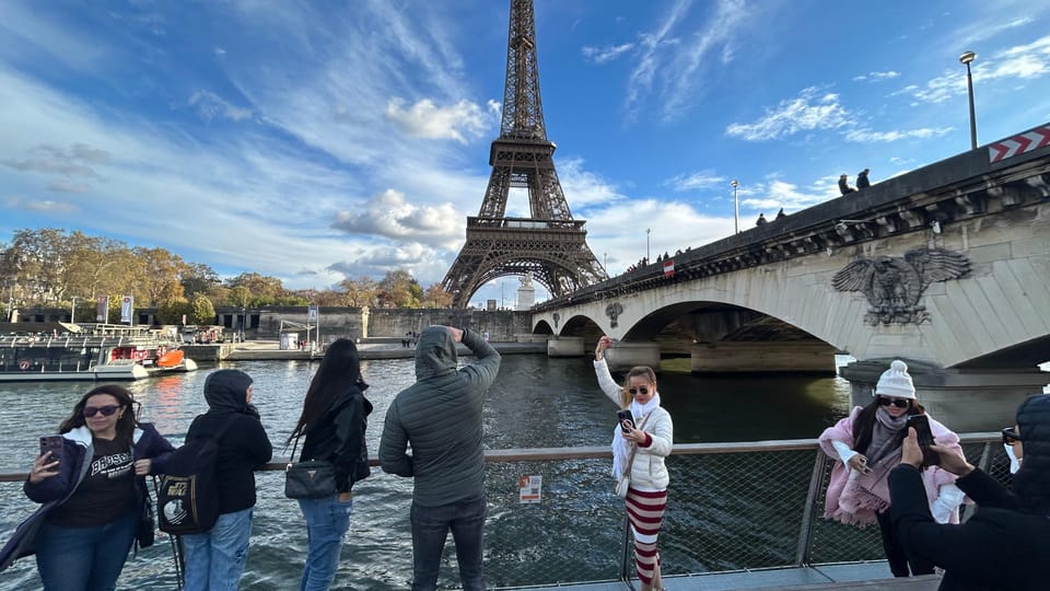 Paris: 1-Hour Sightseeing Cruise and 3-Course Bistro Dinner - What You Actually Get for Your Money (And Why It Feels Like Value)