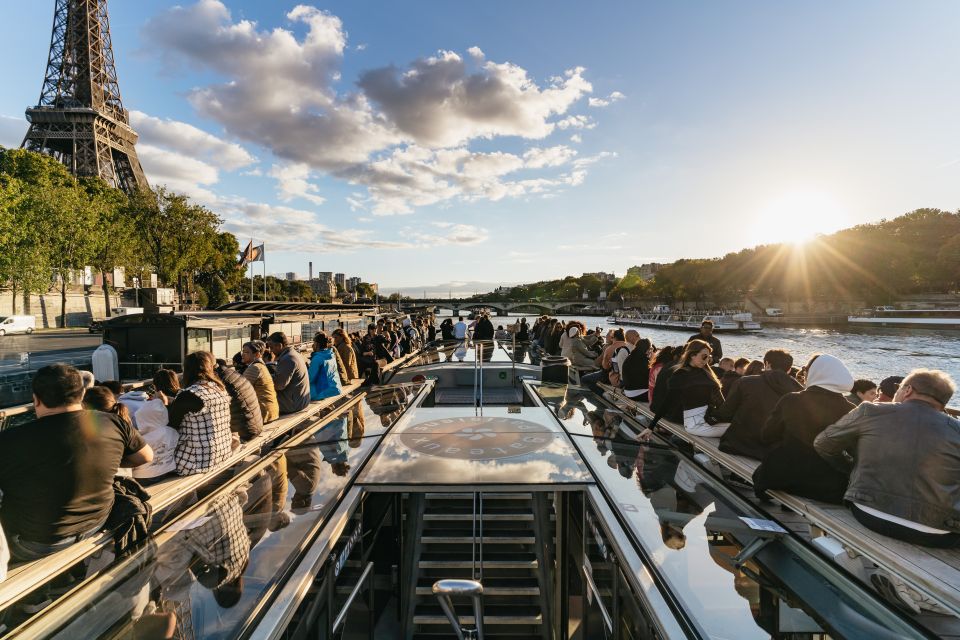 Paris: 1-Hour Sightseeing Cruise and 3-Course Bistro Dinner - Choose Your Order: Dinner First or Cruise First