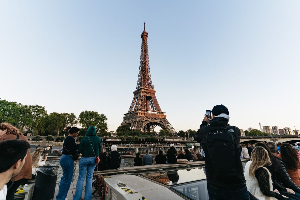 Paris: 1-Hour Sightseeing Cruise and 3-Course Bistro Dinner - Who This Is Best For (And Who Might Want a Different Plan)