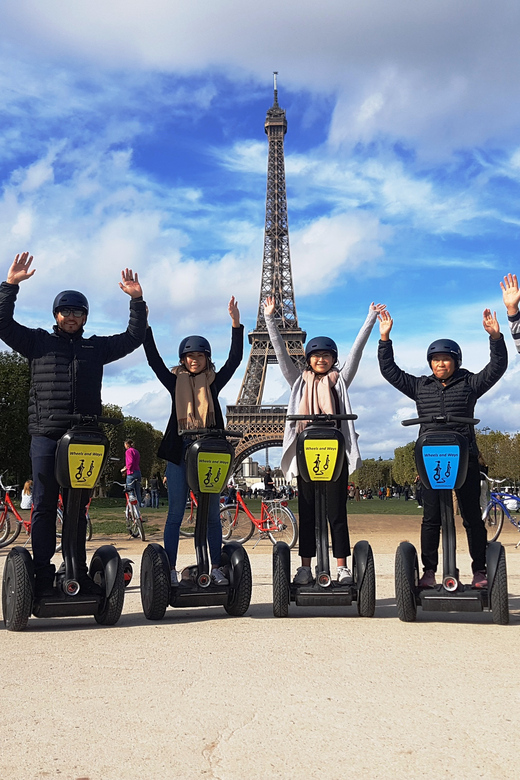 Paris: 1,5 hour Guided Segway Tour - Photo Stops: How to Maximize Your Pictures Without Delaying the Group
