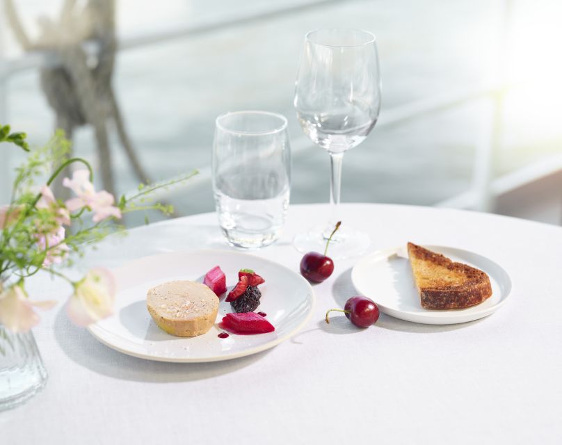 Paris: 3-Course-Dinner Cruise with Wine on the Seine River - Entering the Boat at the Foot of the Eiffel Tower