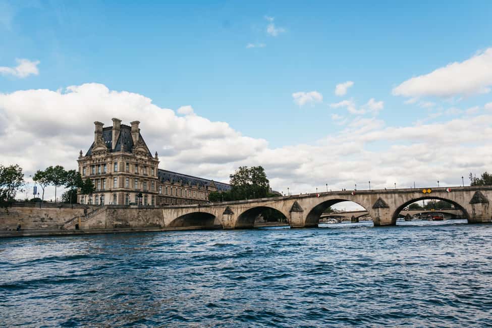 Paris : 3-Course Gourmet Dinner Cruise on Seine River - Value Check: Does $100 Buy Enough?
