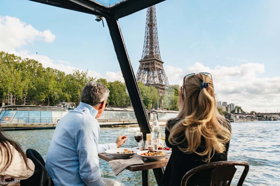Paris : 3-Course Gourmet Dinner Cruise on Seine River - The Boat Ride Setup: Glass Views and a Relaxed Pace