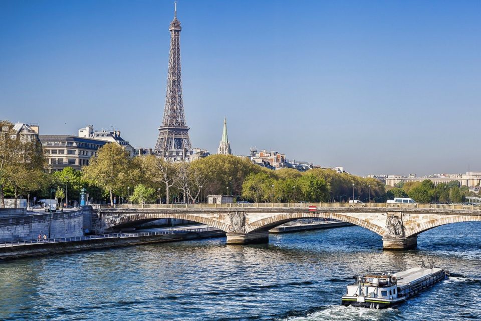 Paris: 3-Course Lunch Cruise on the River Seine - My Quick Take: Should You Book This Seine Lunch Cruise?