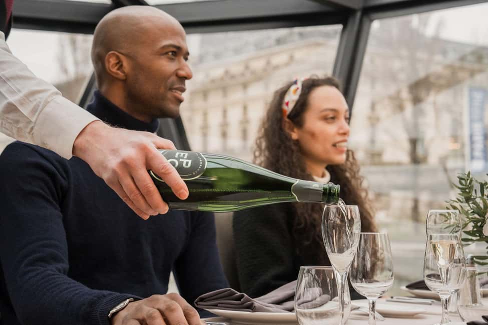Paris: 4-Course Dinner Cruise on Seine River with Live Music - The Route: What You See From Pont Alexandre III to the Eiffel Sparkle