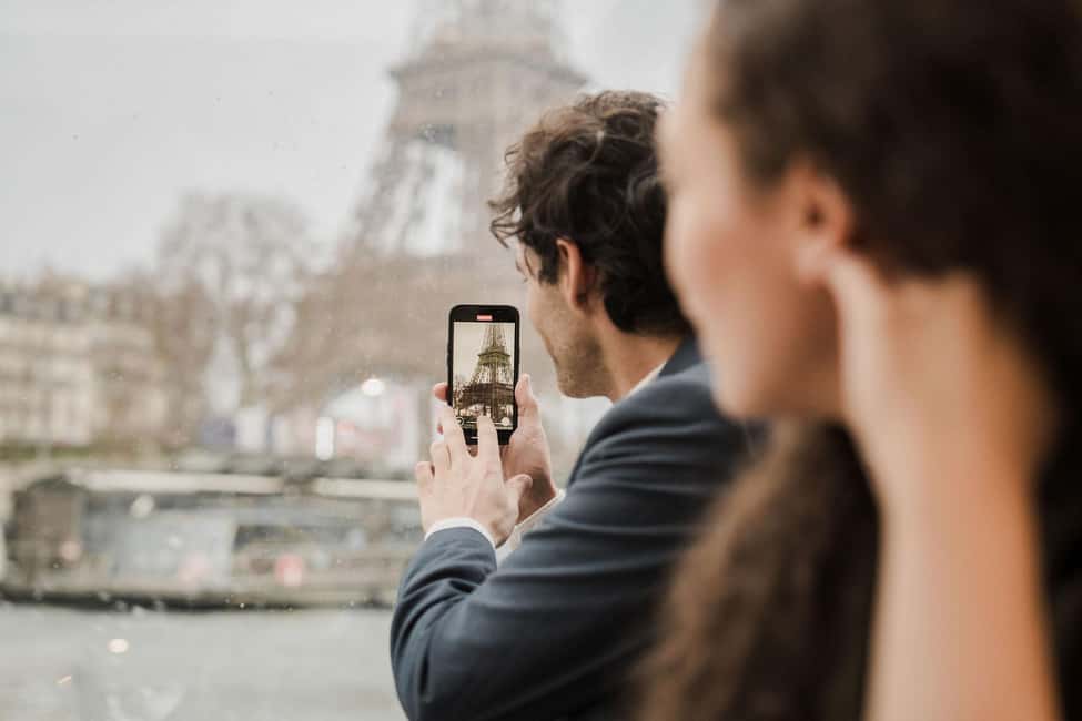Paris: 4-Course Dinner Cruise on Seine River with Live Music - Practical Tips That Make the Night Easier
