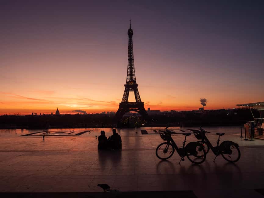 Paris Before the Crowds: Sunrise Bike Tour with Breakfast - Key points you’ll care about
