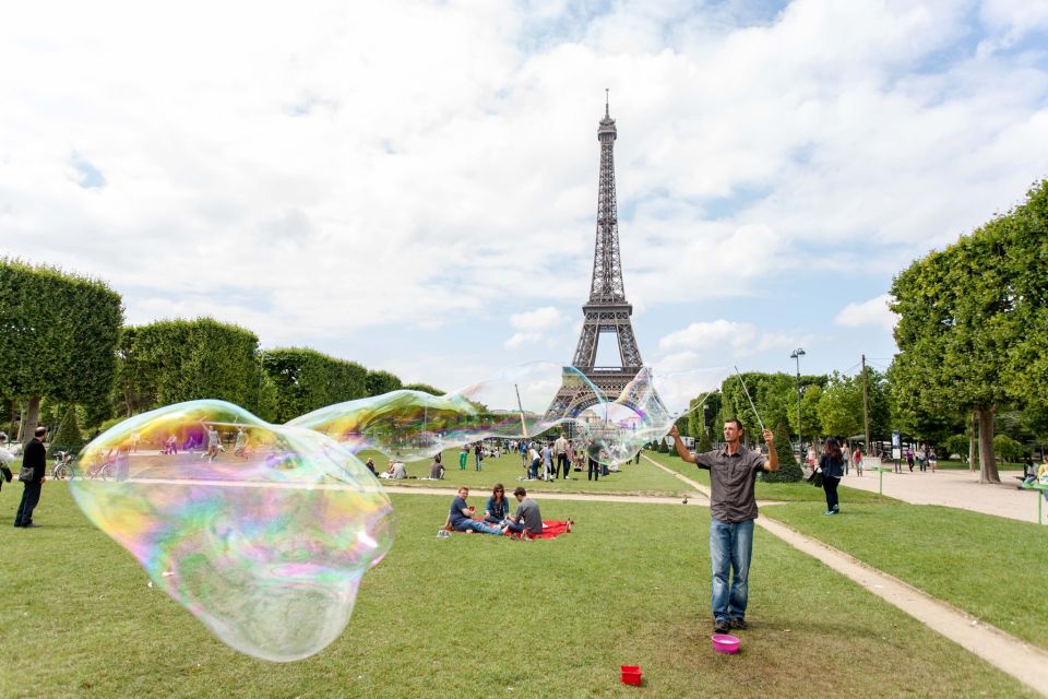 Paris Bike Tour: Eiffel Tower, Place de la Concorde & More - Left Bank to the Louvre: getting your bearings without the fatigue