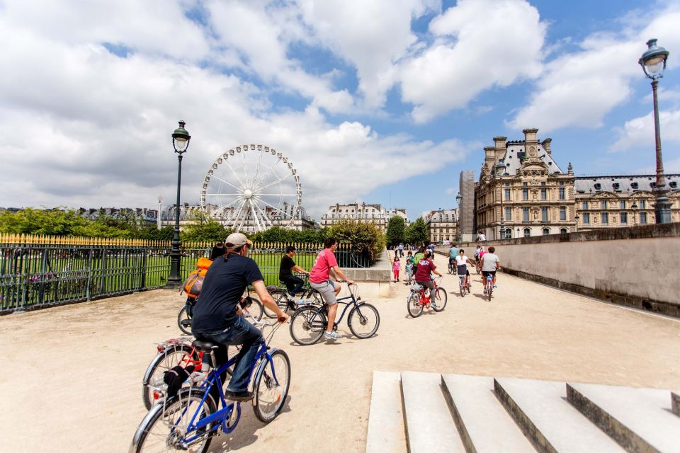 Paris Bike Tour: Eiffel Tower, Place de la Concorde & More - Place de la Concorde: a big open stop that changes the feel