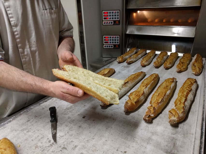 Paris: Bread and Croissant-Making Class - La Parisse: the special baguette that puts this bakery on the map